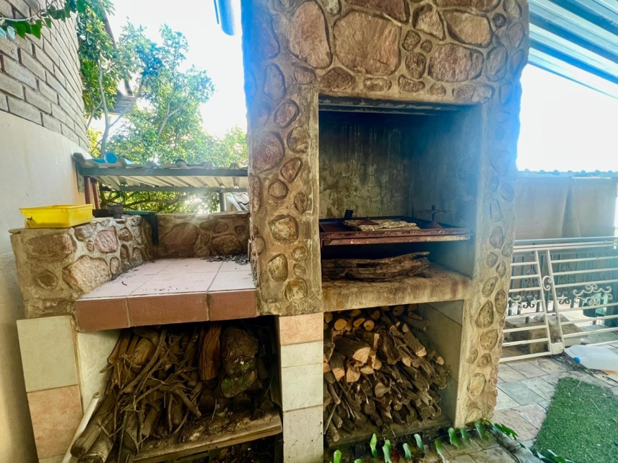 5 Bedroom Property for Sale in Protea Park North West